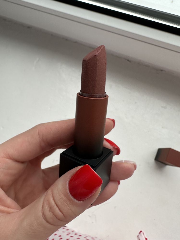 Pomadka matowa huda beauty power bullet matte first kiss