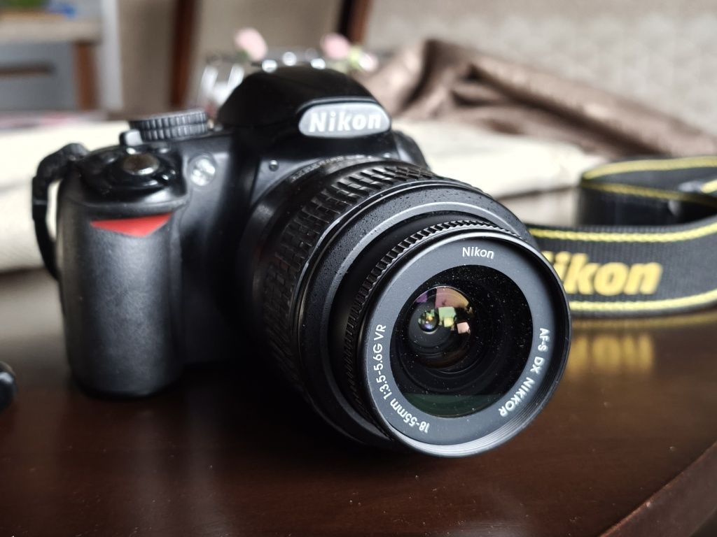 Nikon D3100 + obiektyw Nikkor AFS 18-55 f/3.5-5.6G