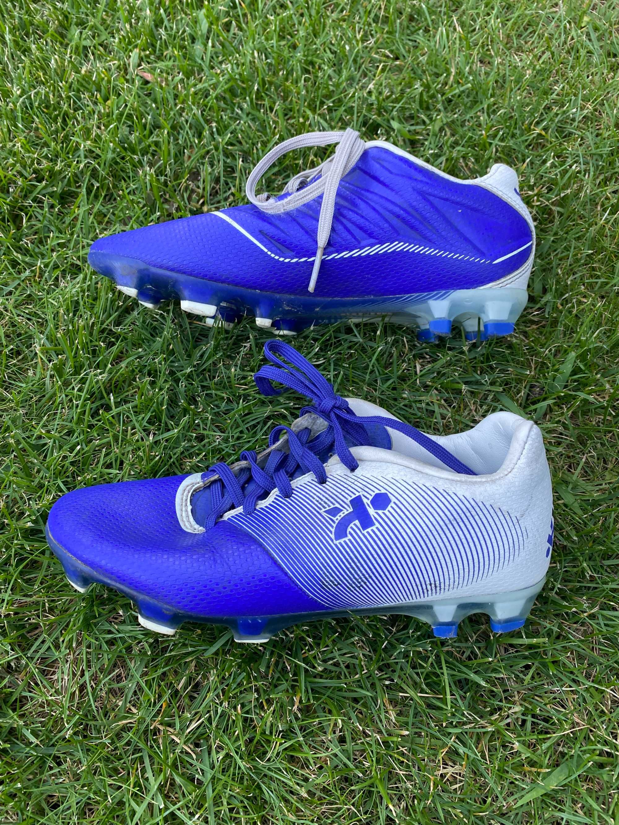 Buty do piłki nożnej dla dzieci, korki rozmiar EU 32