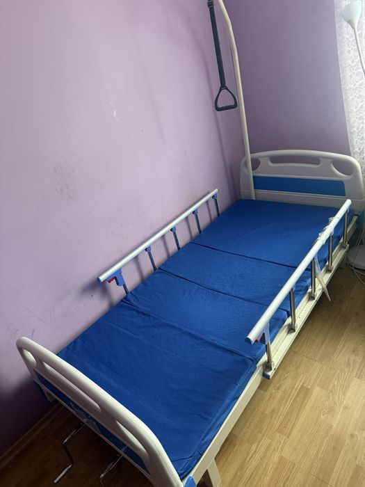 Медичне ліжко MED1-C09