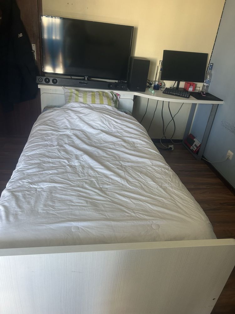 Cama dupla + escravaninha+prateleirase guarda vestidos