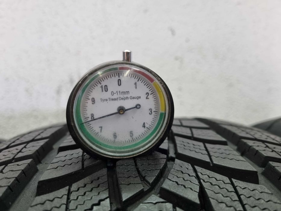 245/40/19 98V 275/35/19 100V Goodyear Ultra Grip Preformance KOMPLET