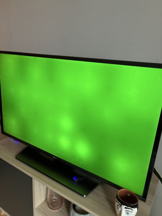 TV LED Full HD 40” - anomalia LED’s