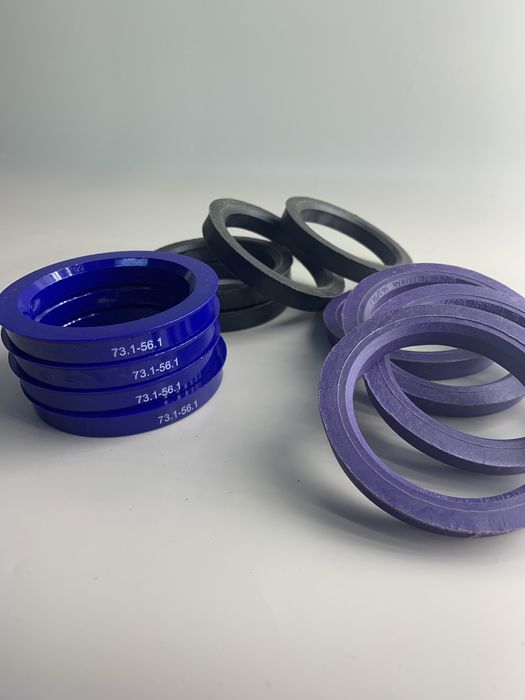 Проставочное центровочное кольцо 73,1 / 56,1 для автомобильных дисков.