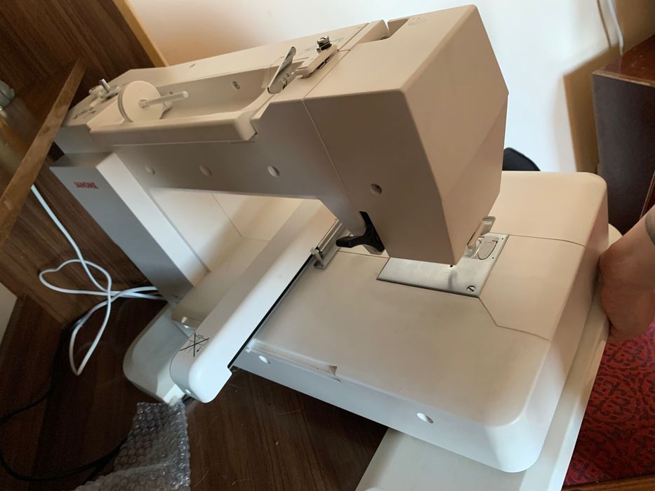 Швейна машинка JANOME
