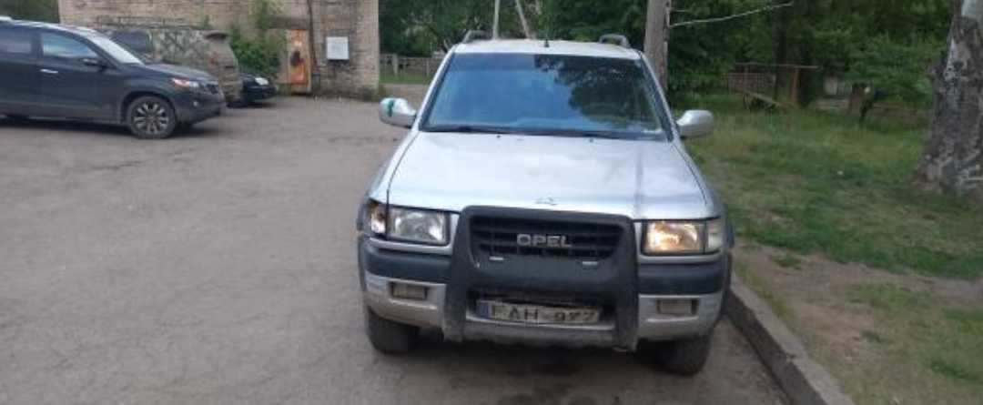 Opel Frontera 2.2