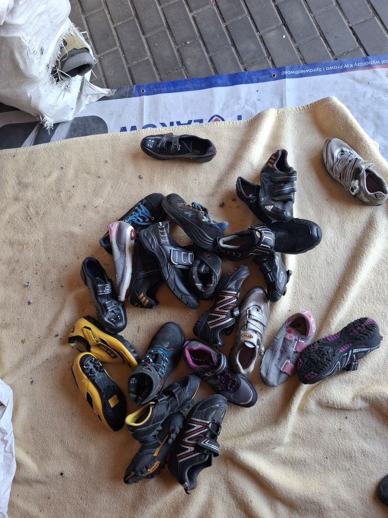 Wyprzedaż garażowa, buty na handel,  około 1 Tona butów narciarskich