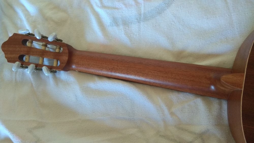 ADAMASTOR (made by APC) guitarra clássica poro aberto violão