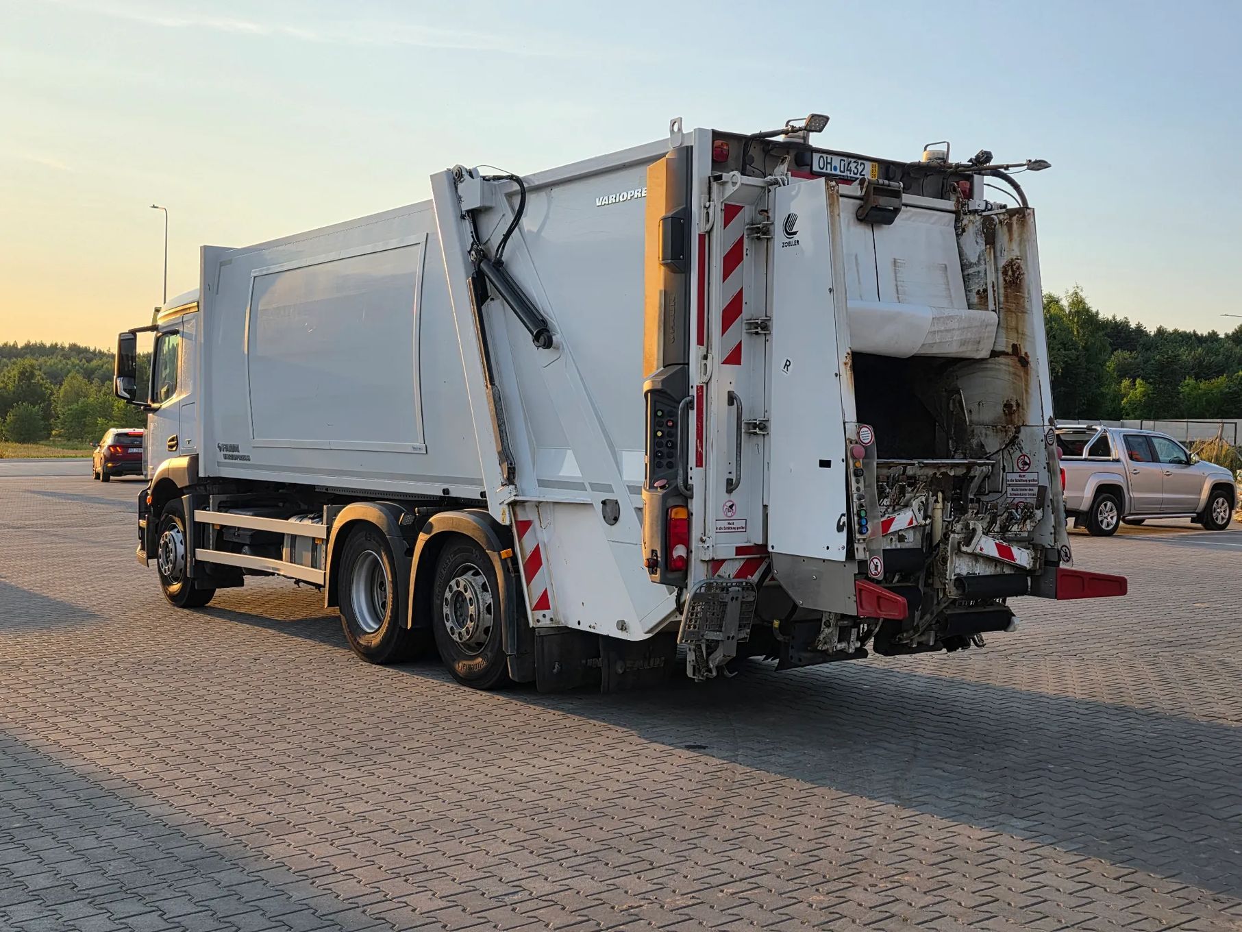 Mercedes-Benz ANTOS 2633 FAUN Variopress 524 II EURO 6 z DE  Smieciarka Faun sprawna gotowa do pracy.