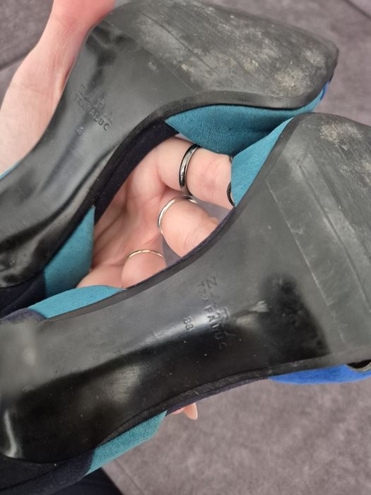 Piękne szpilki kolorowe asymetryczne czółenka do szpica Zara 38 hit