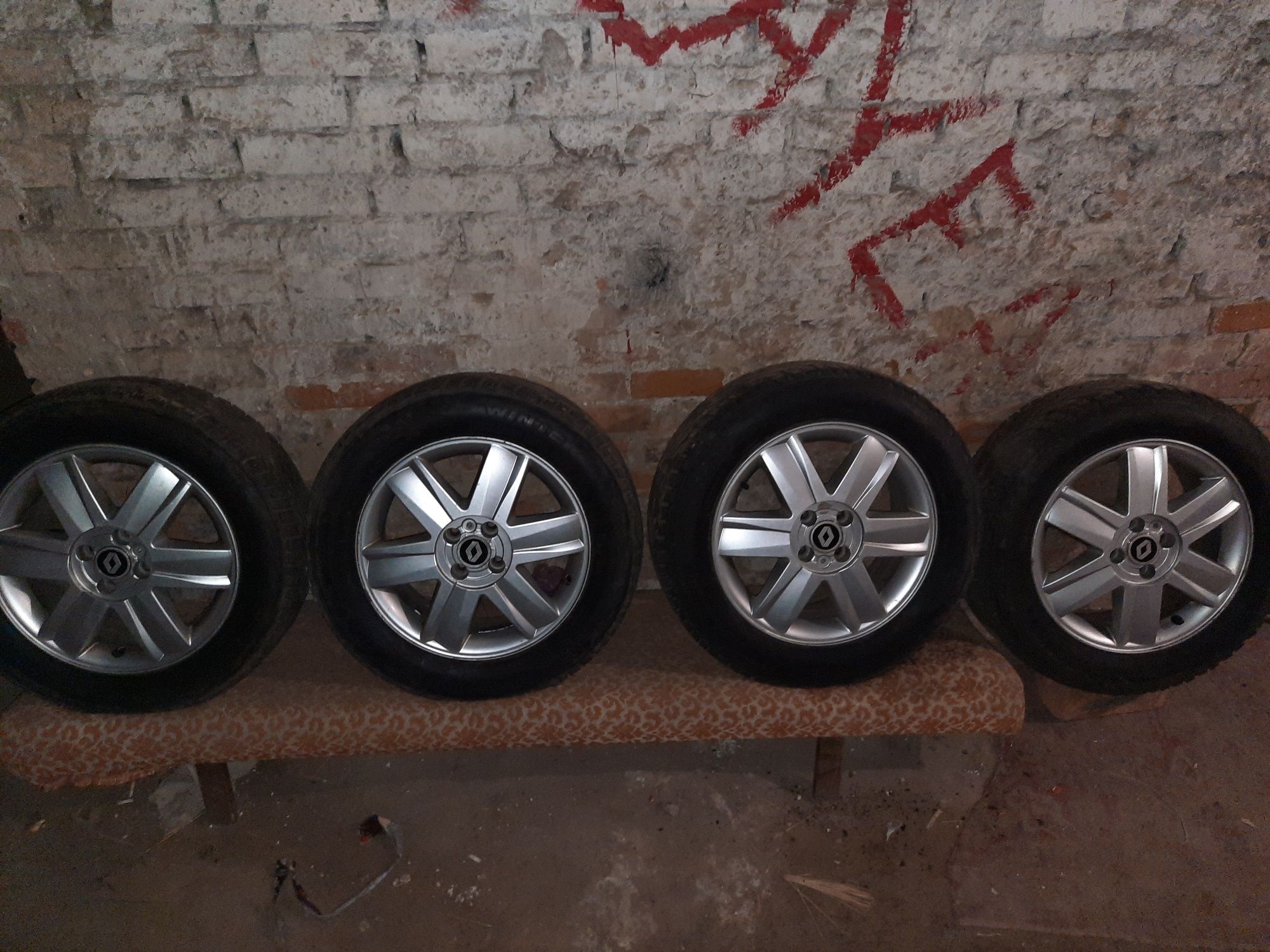 Продам диски R16