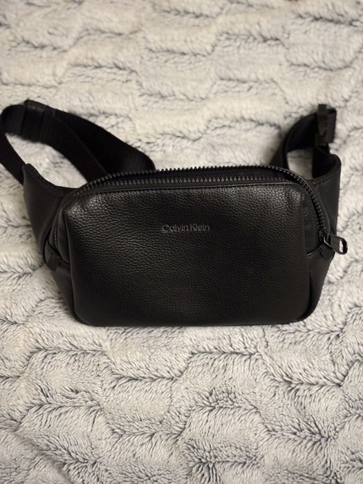 Calvin Klein Must Wa/Stbag «бананка»