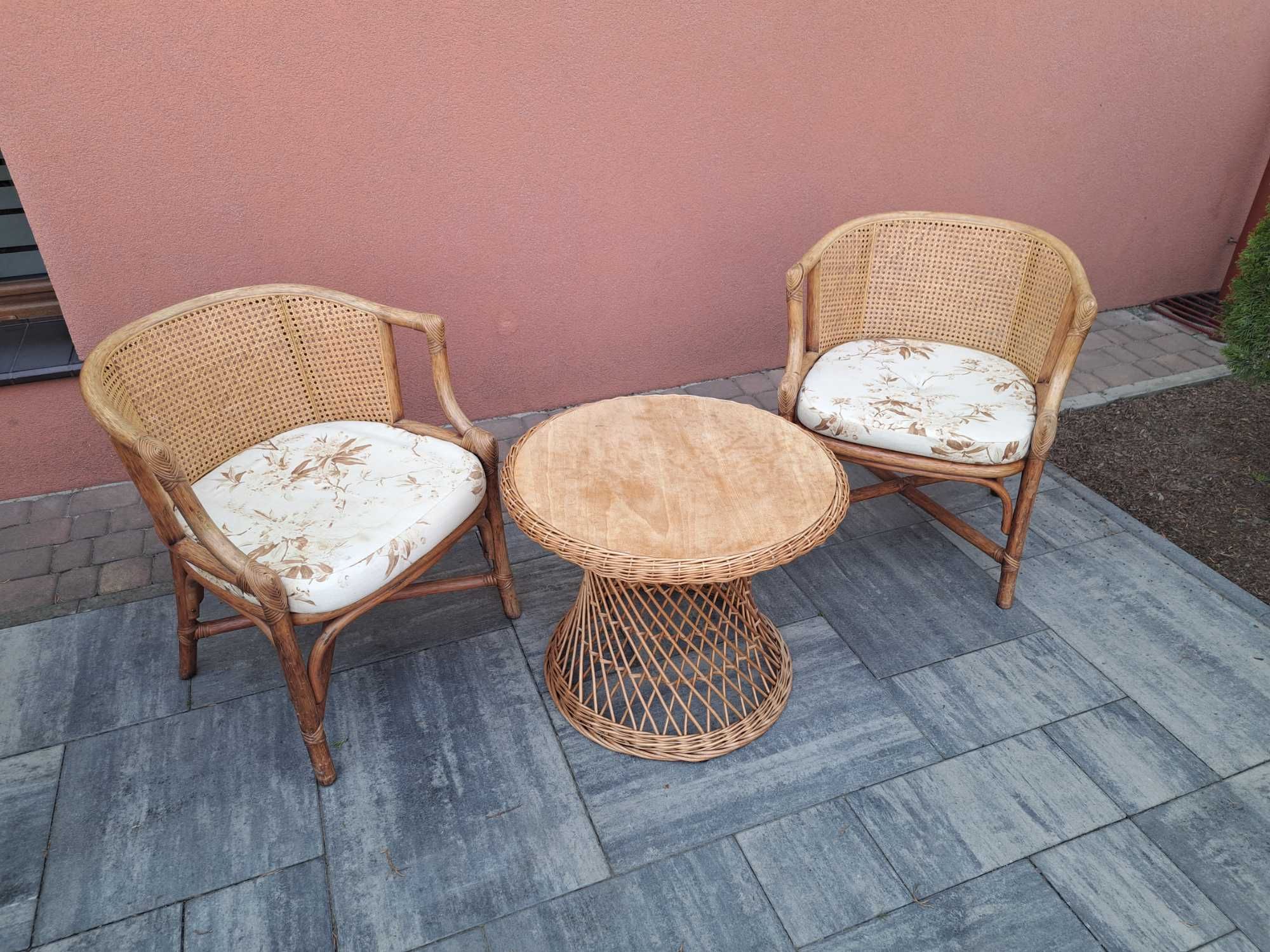 Włoskie meble ogrodowe, komplet rattanowy stolik + 2 krzesła