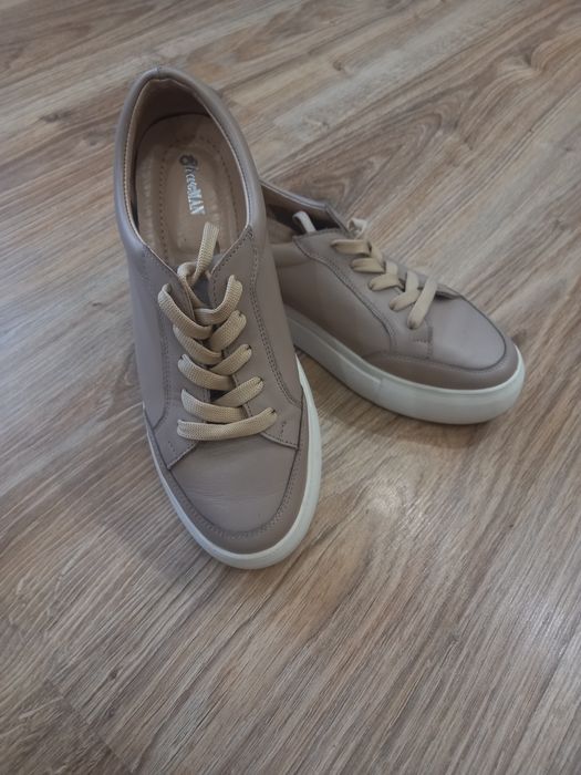 Шкіряні кеди жіночі.