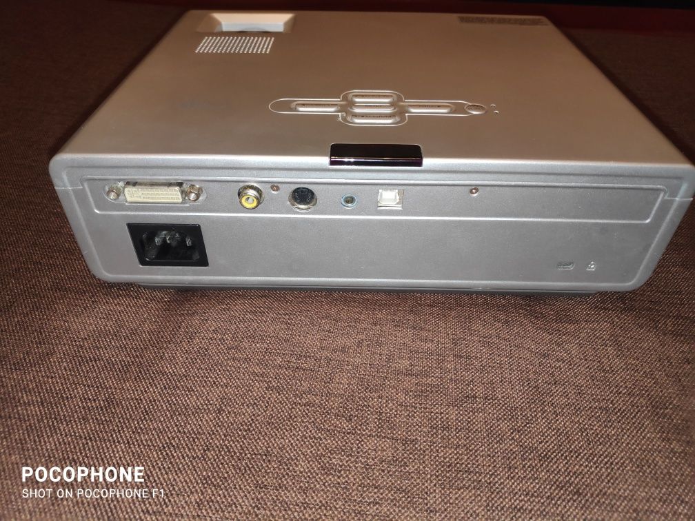 Видео-проектор LG DS-125