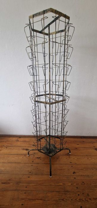 Stojak obrotowy na kartki