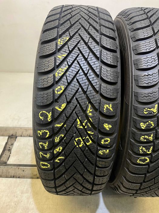 2x 185/60R15 Pirelli Winter Cinturato 88T OZ232