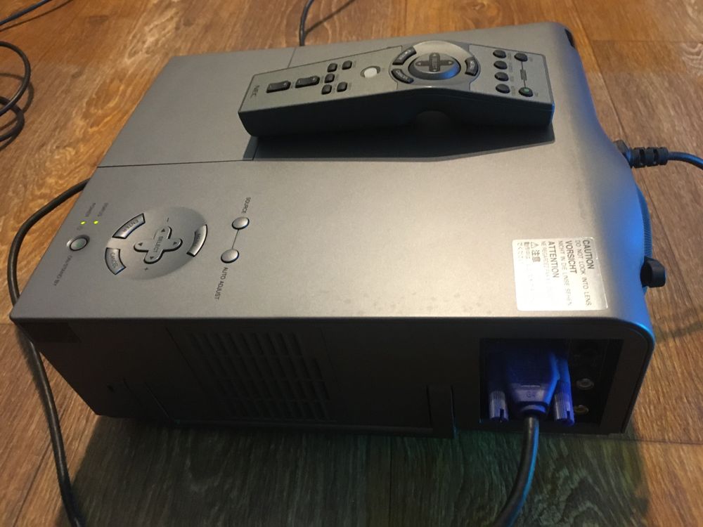 Проектор NEC VT650