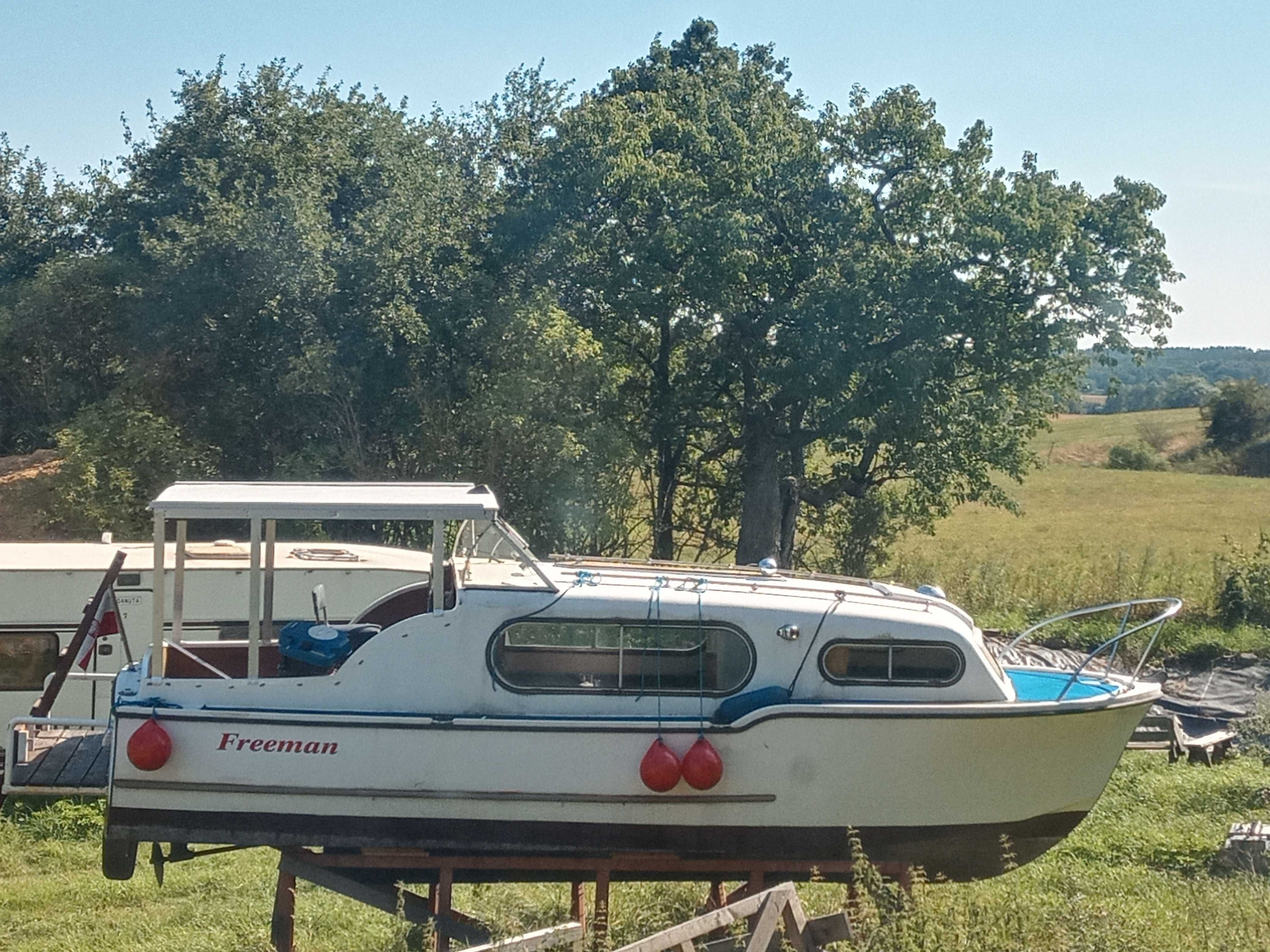 Łódź kabinowa , Houseboat . Freeman .