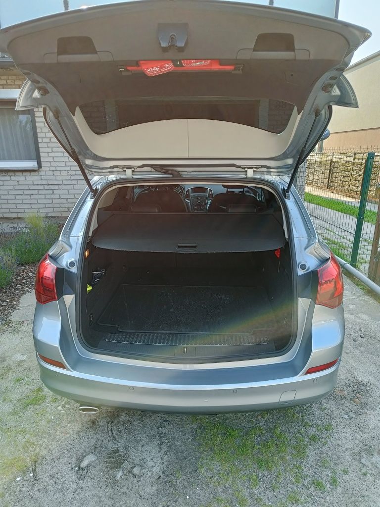 Opel Astra J ST 2.0CDTI