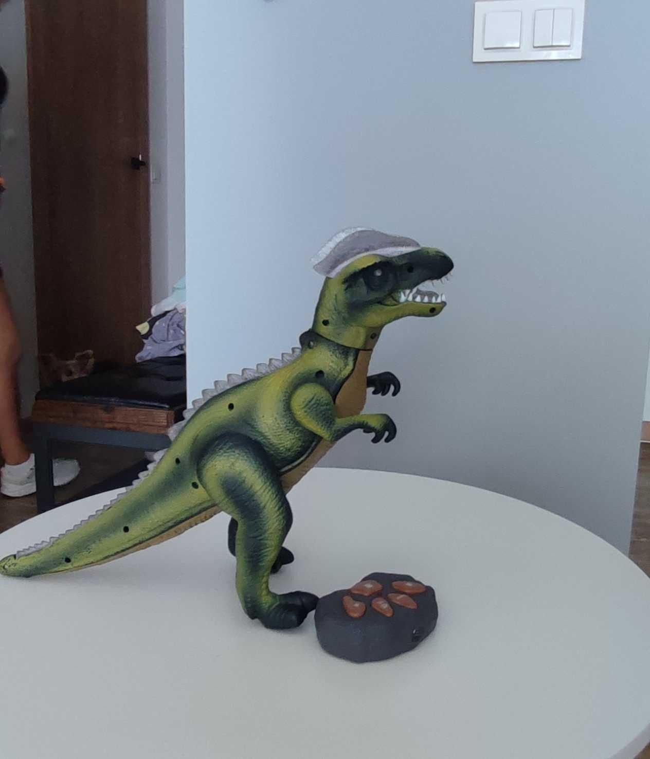 Dinozaur robot zielony