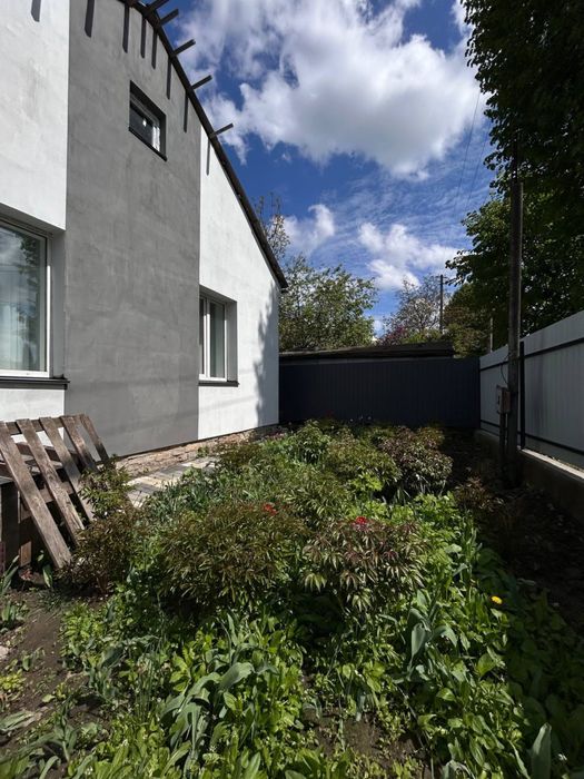 Продаж будинку вул. Чорновола