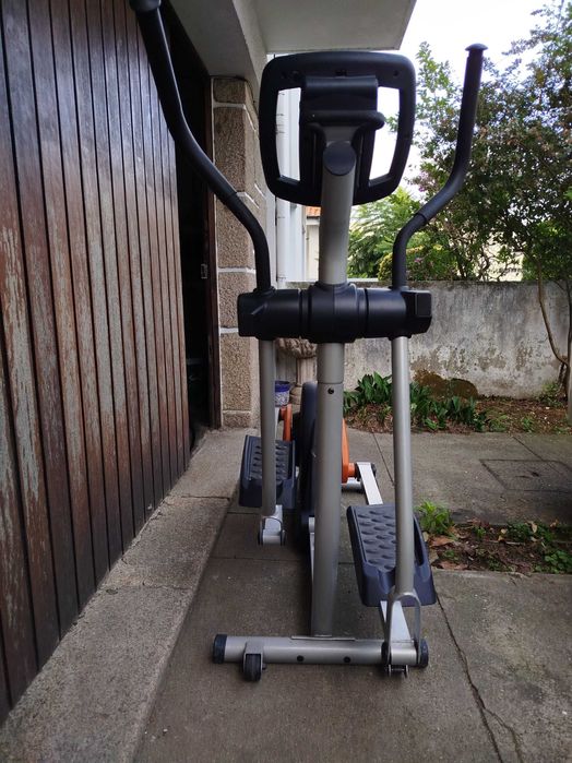 Bicicleta Elíptica Pro-form 690HR - Treino Completo e Dobrável!