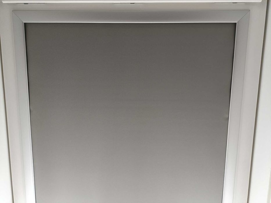 Sprzedam roletę zaciemniającą Velux