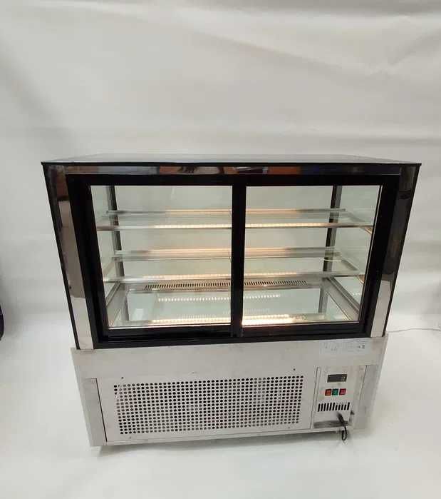 Vitrine refrigerada com portas - NOVA
