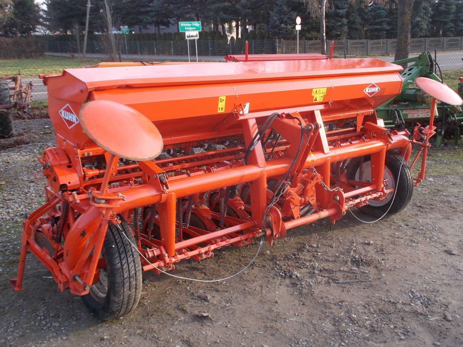 Siewnik KUHN talerzowy podwójny talerz 3m  sulky amazone