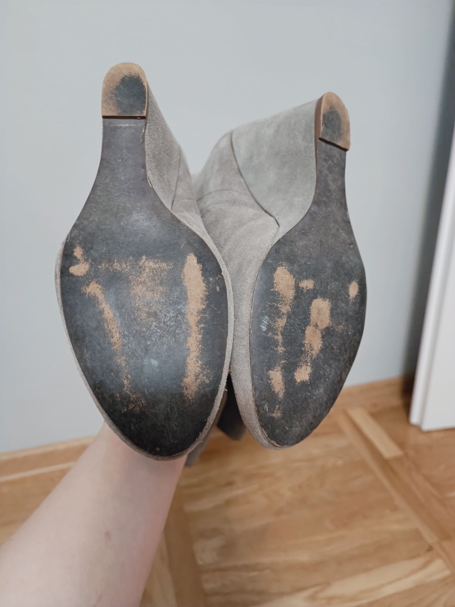 Kozaki zamszowe, zamsz,szare, na koturnie, Stradivarius, r.40