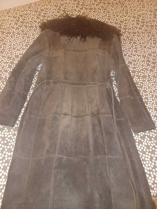 Casaco vintage comprido todo em pele forro almofadado da René Derhy