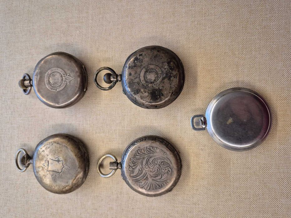 Relógios de bolso muito antigos