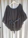 Camisola com mangas largas, em renda