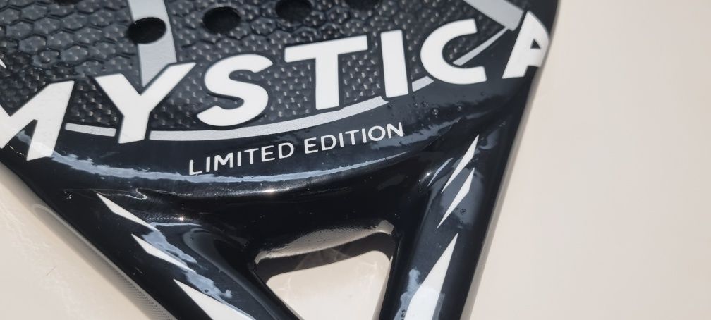 Raquete de Padel Mystica Carbon Attack 2019 Limited edition