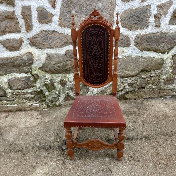 APARADORES + mesa e 6 cadeiras.