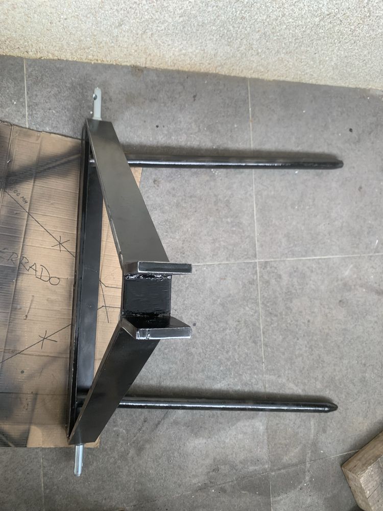 Porta rolos de feno ou palha