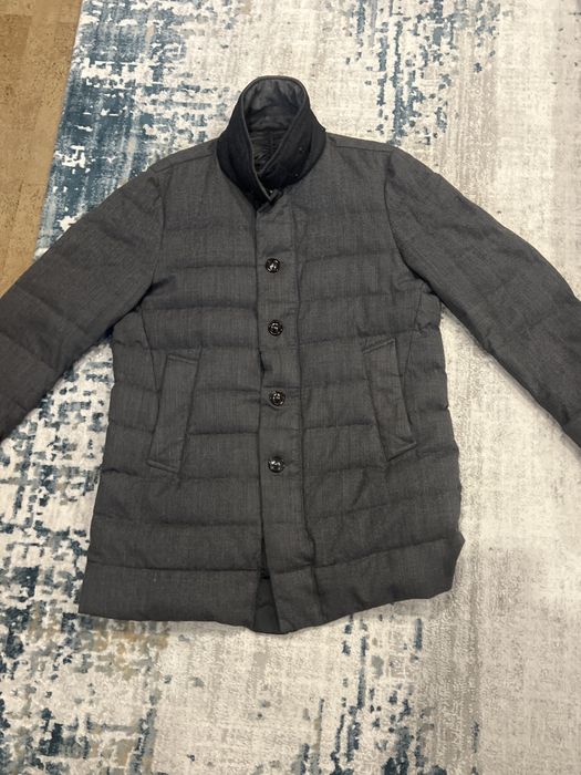 Оригінал куртка MONCLER. Сірого кольору.