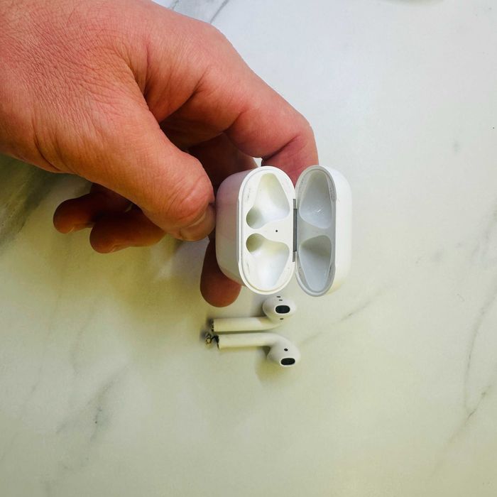 AirPods 1 з кейсом зарядки Оригінал.  Model A 1602