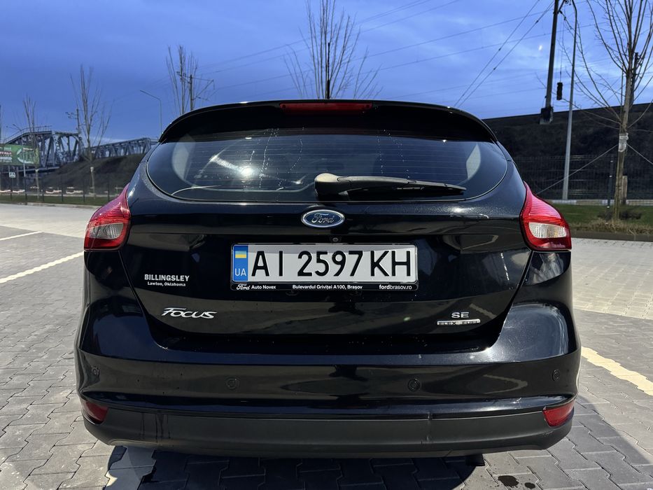 Економний та надійний автомобіль, салон в шкірі