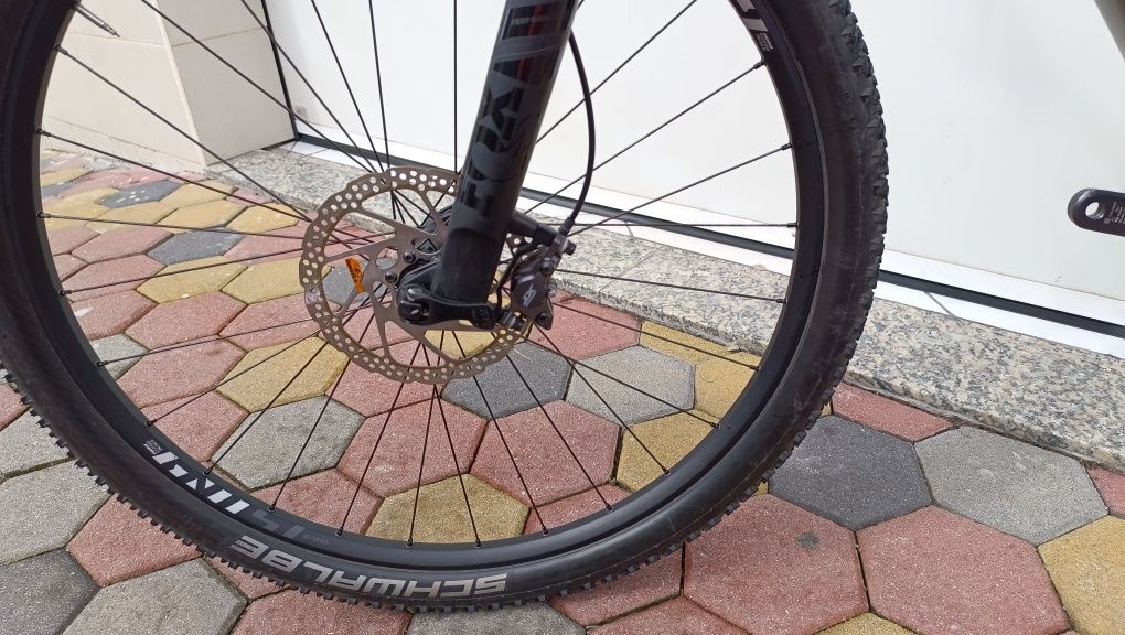 Bicicleta de montanha GHOST