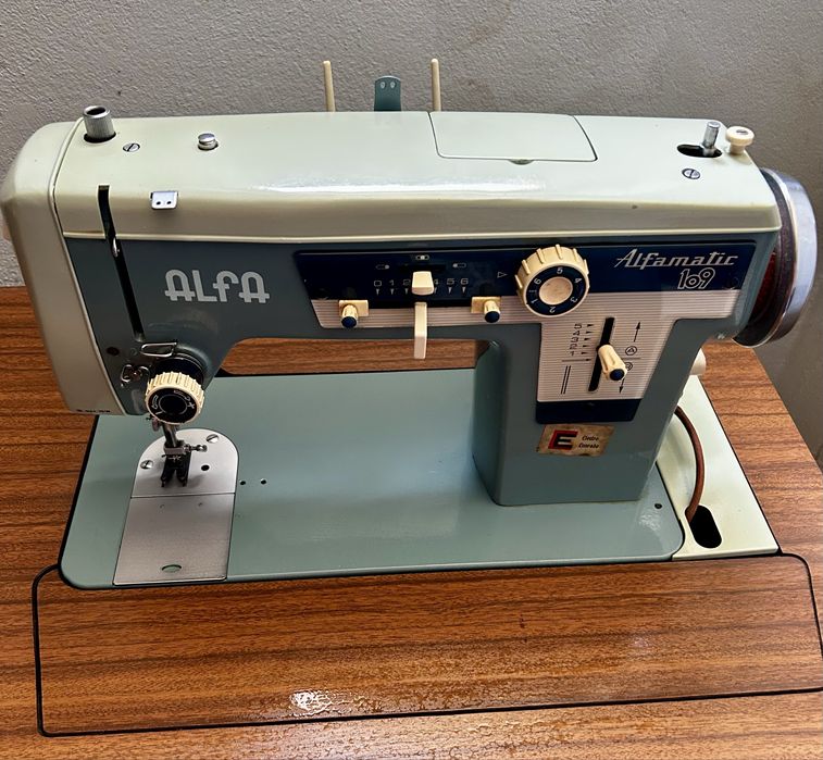 Máquina costura Alfa 109