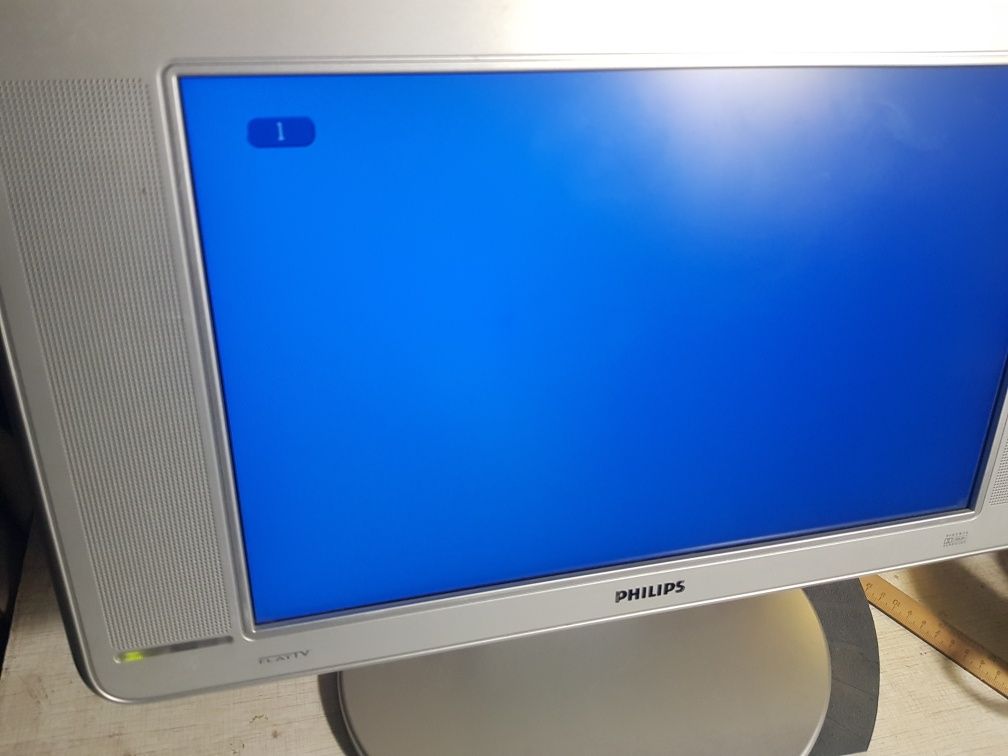 Телевизор ЖК Philips Lc171 w03. Т2 тримакс антенна Т2 шнуры в компл