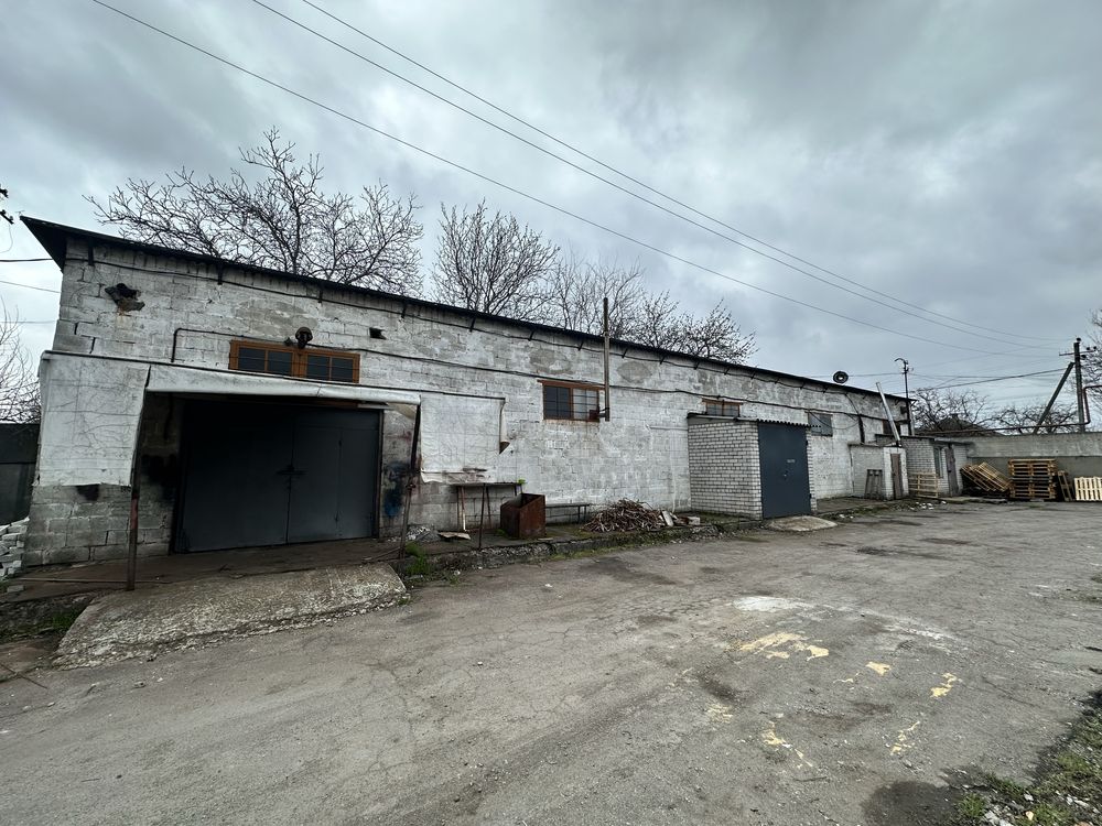 Продаж складських та виробничих приміщень м.Підгородне.