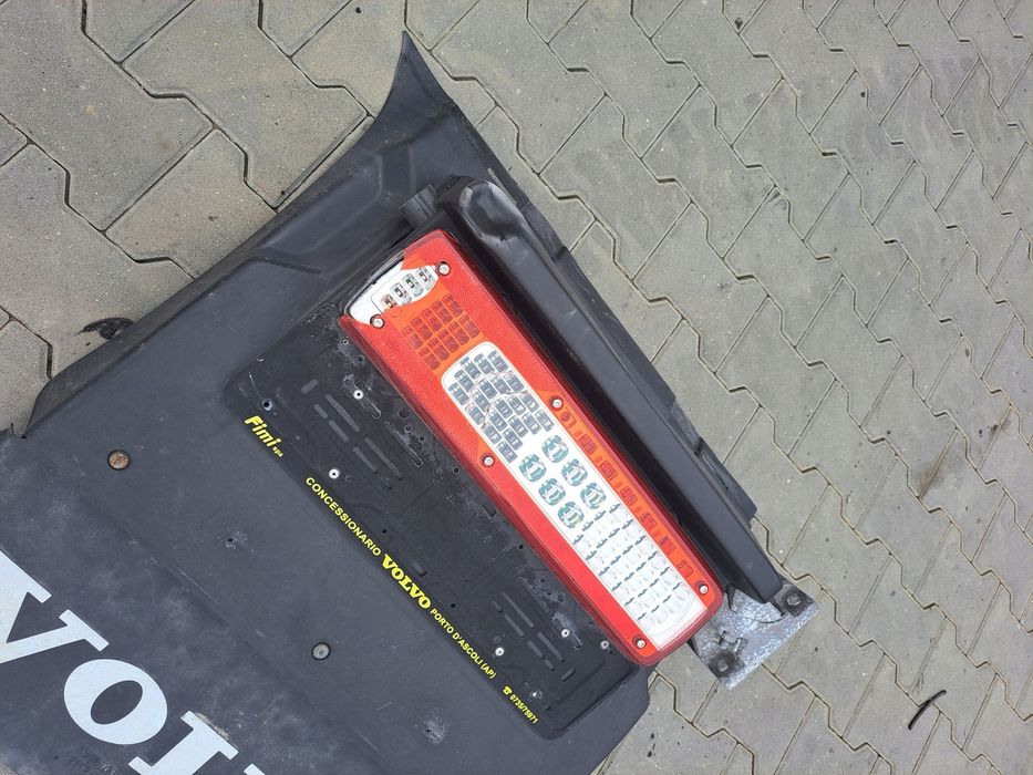 Błotnik Lewy tył Kompletny Volvo FH FM 4 Fmx