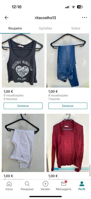 Caixa com 60 peças de roupa