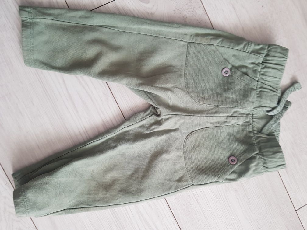 Spodnie dresowe chłopięce z kieszeniami kolor khaki roz 86 Pepco