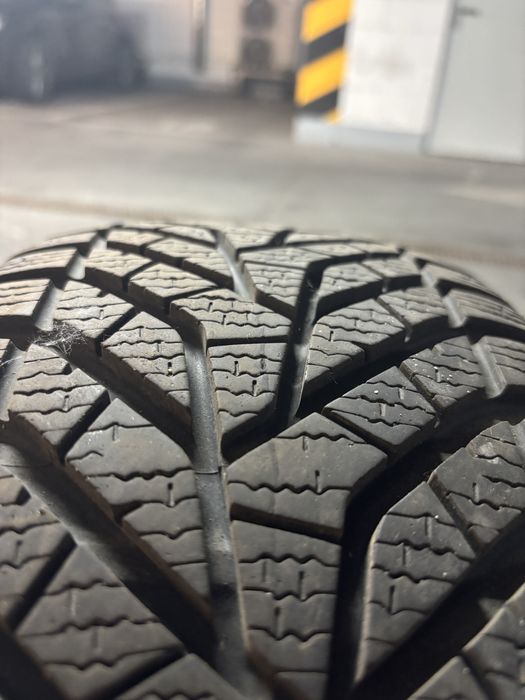 opony zimowe Yokohama BlueEarth V905 205/45 R17