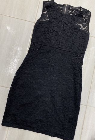 River Island mała czarna sukienka S