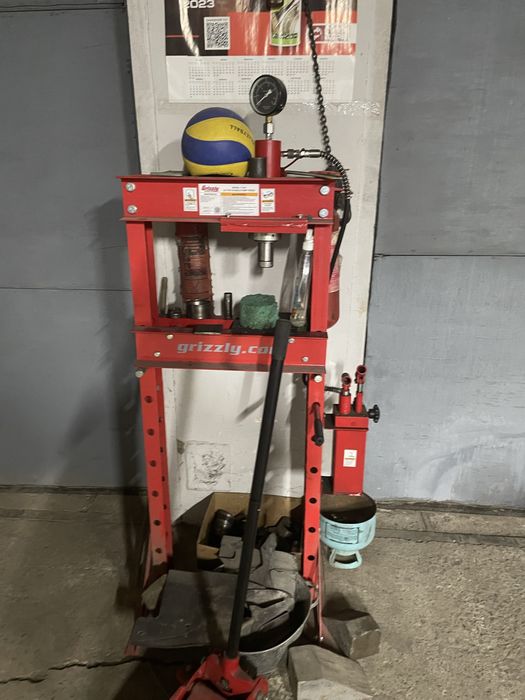 Здам в оренду гараж з інструментом